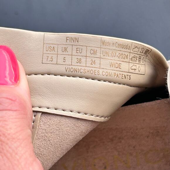 Vionic Finn Ankle Boots Beige Leather Women’s 7.5W Wide Orthotic Comfort EU 38 - Picture 10 of 16
